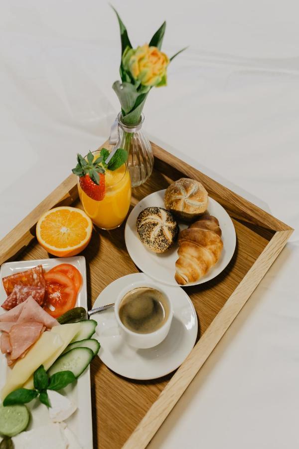 Molto Bene Hotel & Restaurant Skorcz Екстер'єр фото