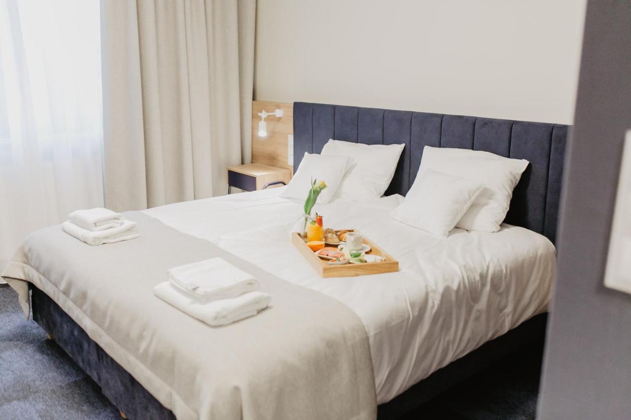 Molto Bene Hotel & Restaurant Skorcz Екстер'єр фото